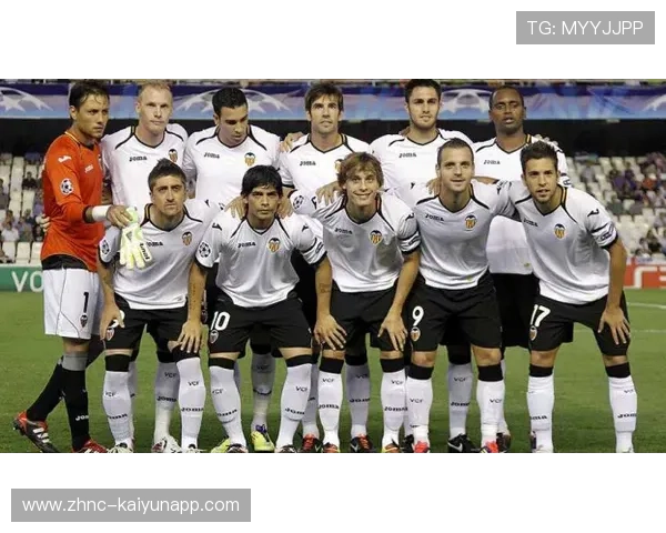 “华金·托比利亚的防守技艺与领导能力，成就美洲狮队的核心防线”